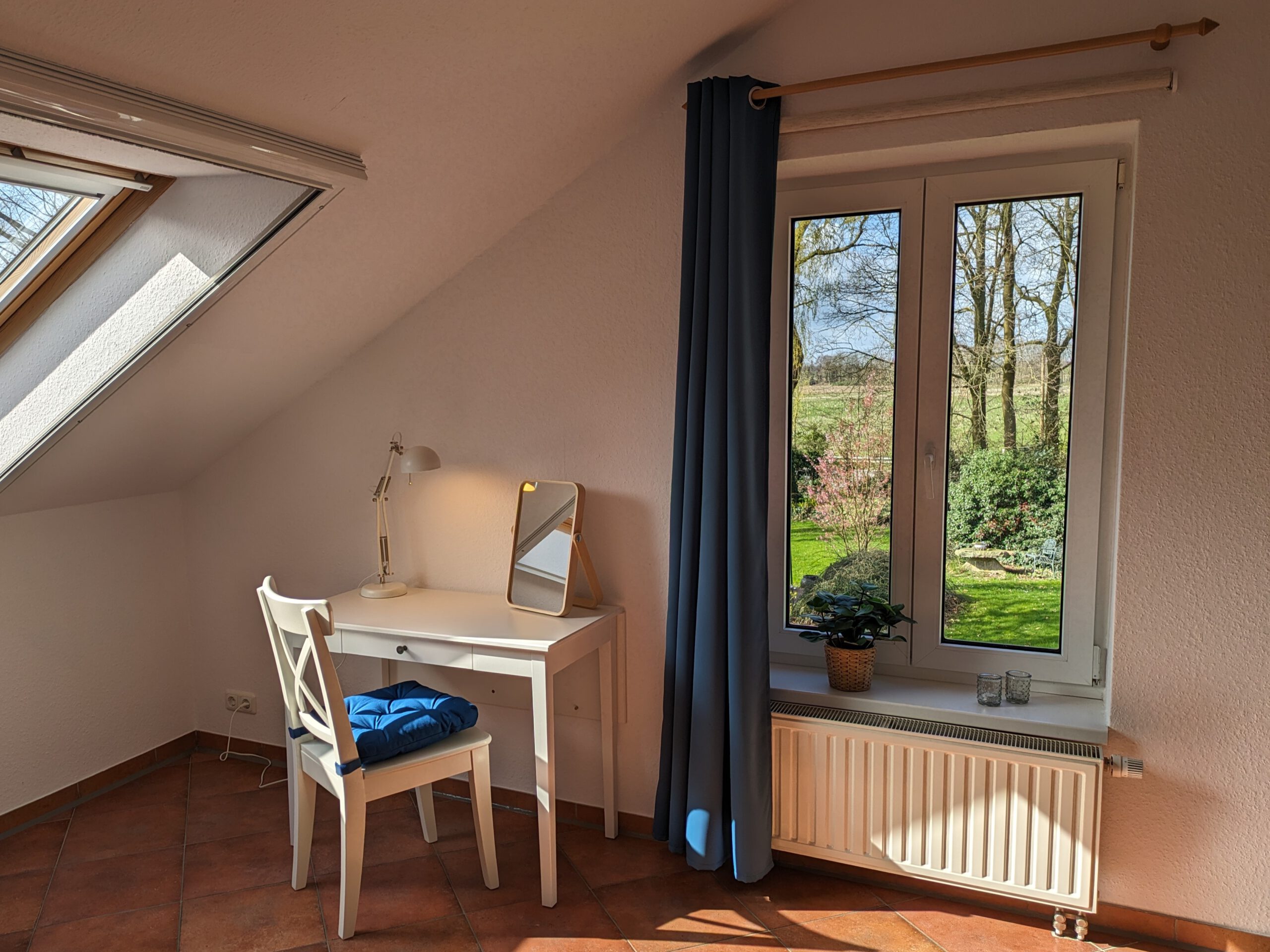 Schlafzimmer 2 Arbeitsplatz